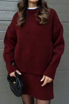 Helena | Elegante traje de falda de punto con un diseño sofisticado